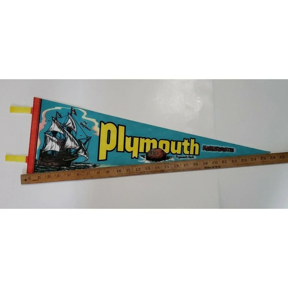 Vintage Plymouth Rock,‎ MA Mayflower travel souvenir felt flag banner pennant